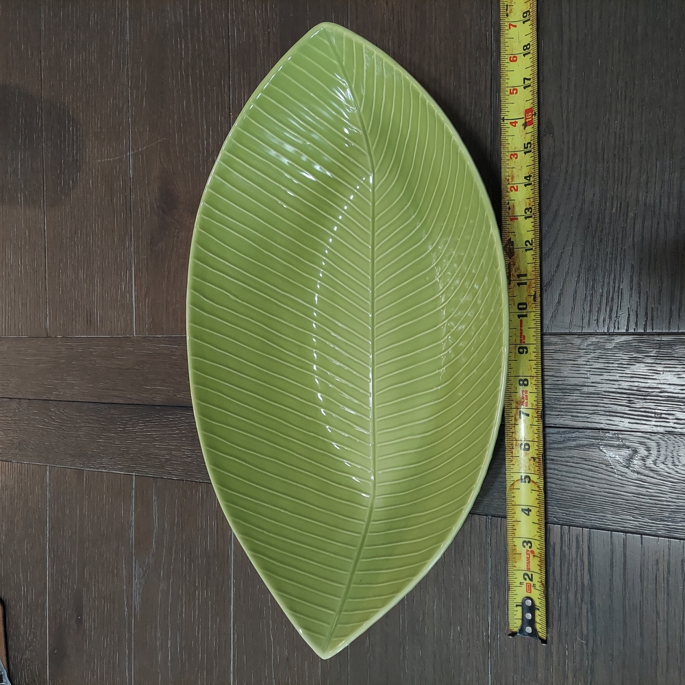 Crate&Barrel Green Leaf Serveware Platter